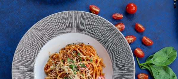 spaghetti sauce and tomato